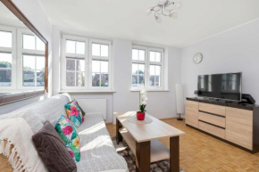 Modern Apartment with a View of the Motlawa River in Gdańsk by Rent like home